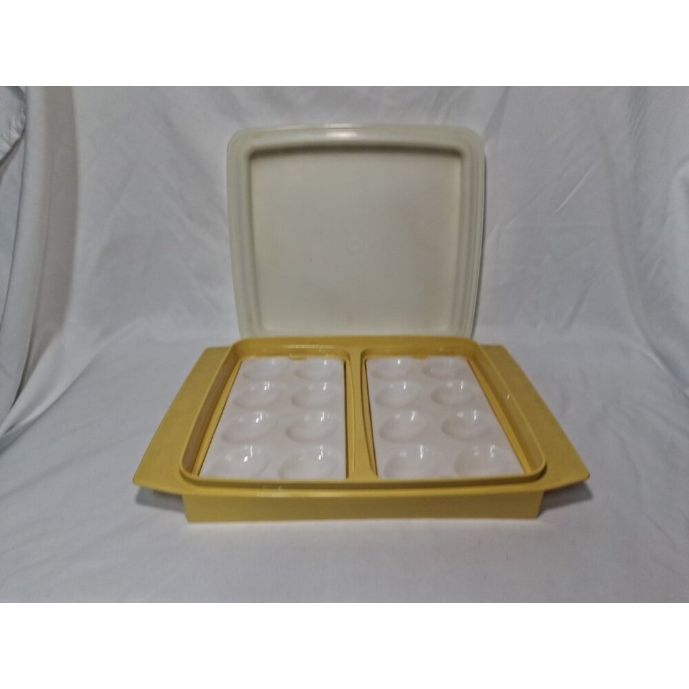Vintage Tupperware Deviled Egg Keeper Carrier Tray Container Yellow Gold 723
